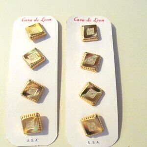 8 SQUARE  1/4'' GOLD PLASTIC  (CASA DE LEON ) BUTTONS u.s.a. vintage original !